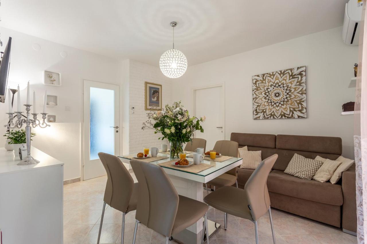 Newly Renovated In Apartman *
