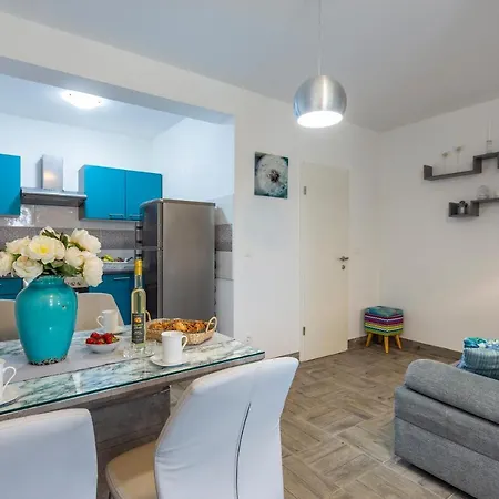 Newly Renovated Apartments In Funtana Zewnętrze zdjęcie