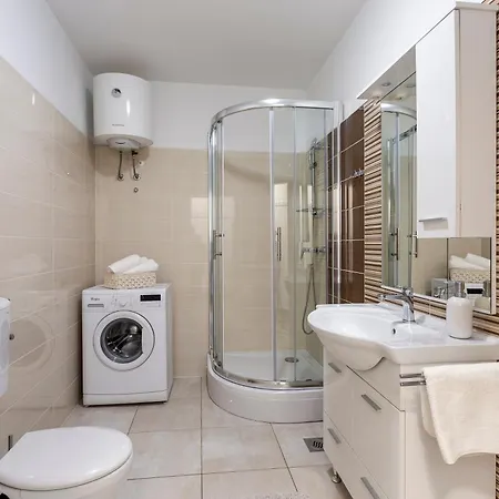 Newly Renovated Apartments In Funtana Zewnętrze zdjęcie
