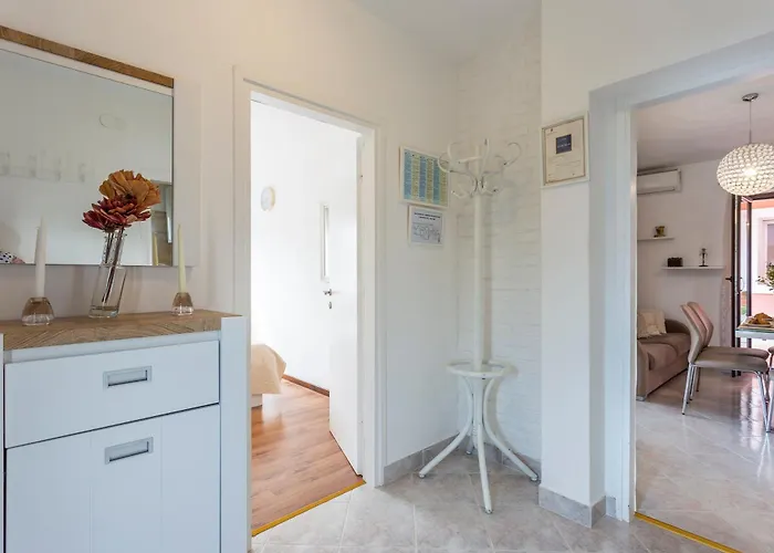 Newly Renovated Apartments In Funtana