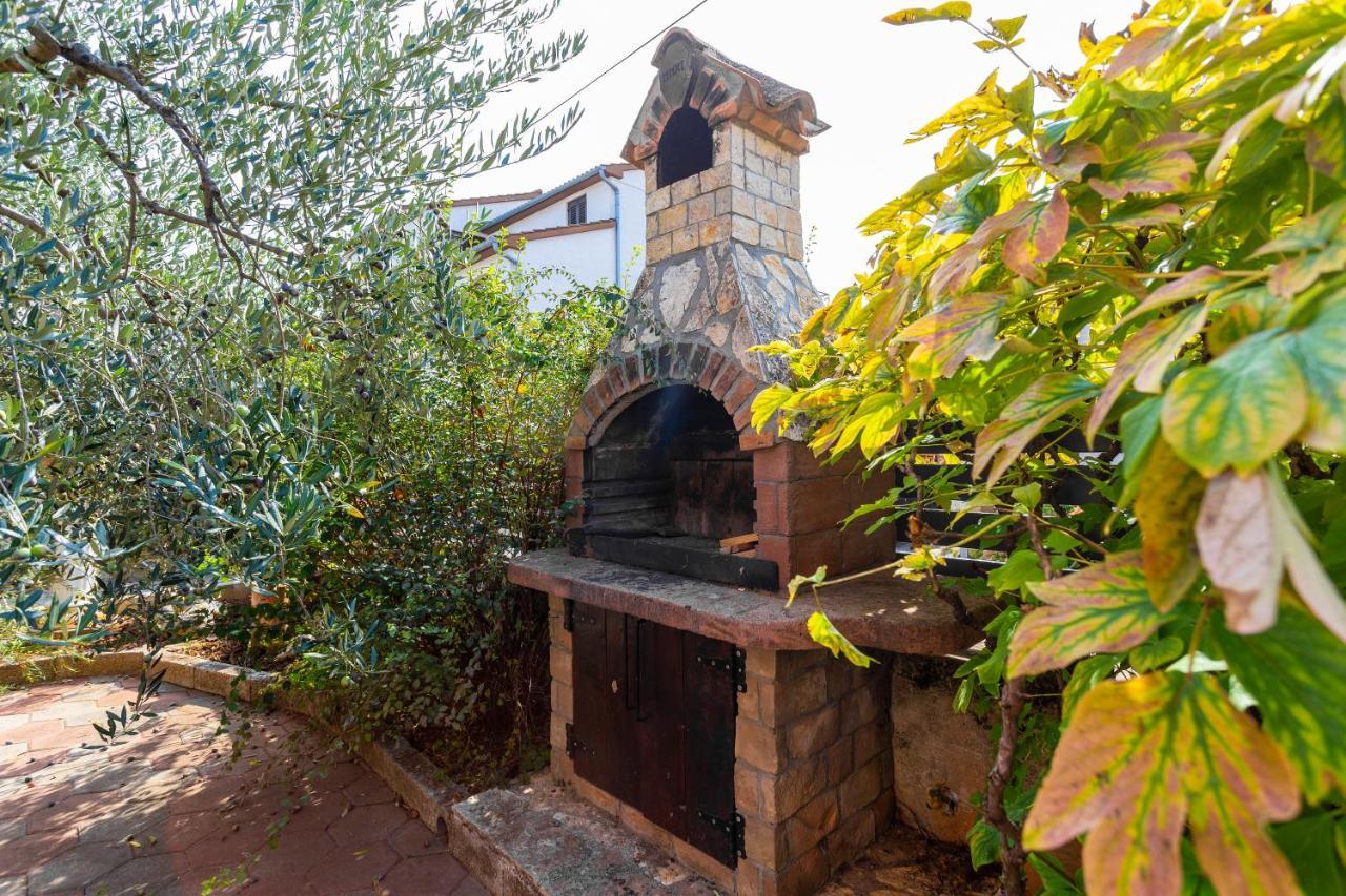 Newly Renovated In Funtana