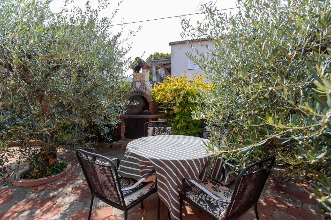 Newly Renovated In Funtana
