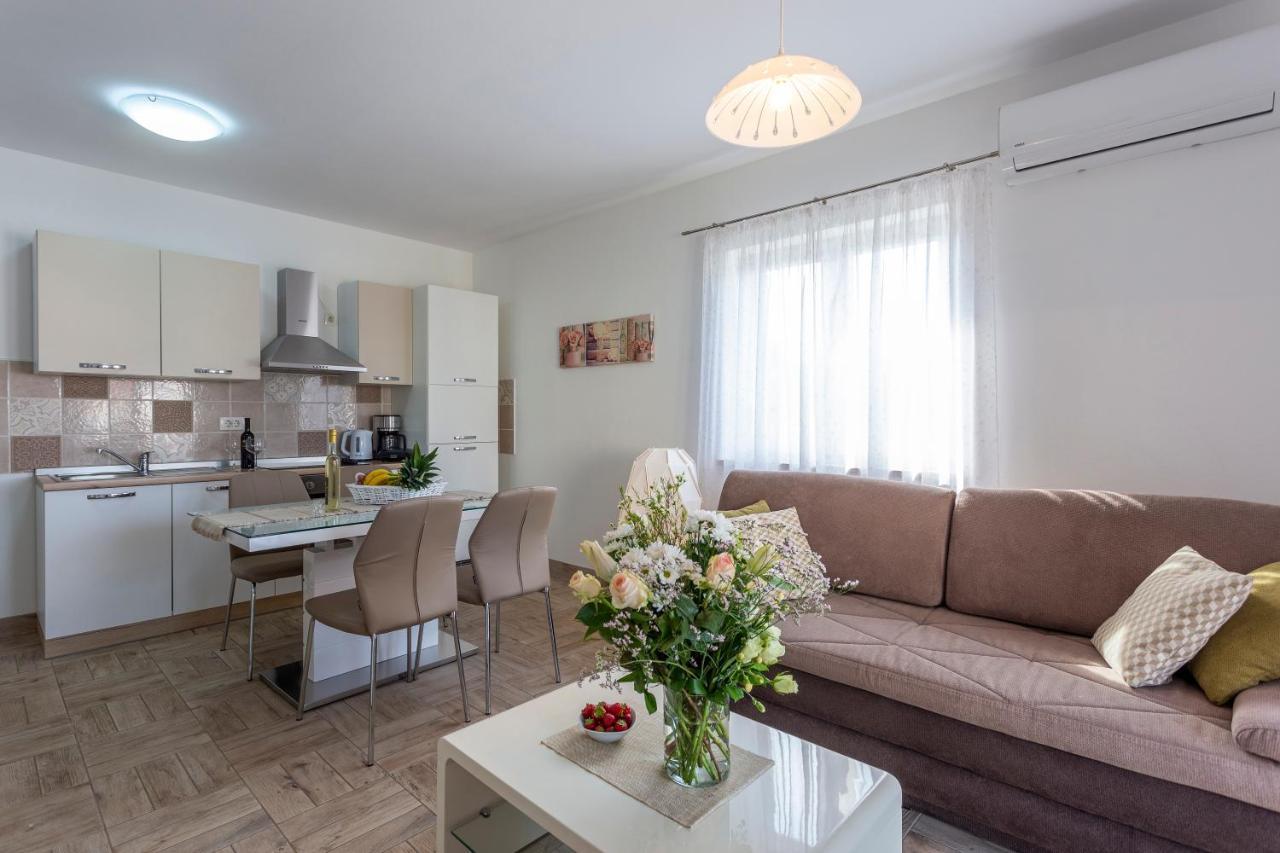 Apartment Newly Renovated In Funtana