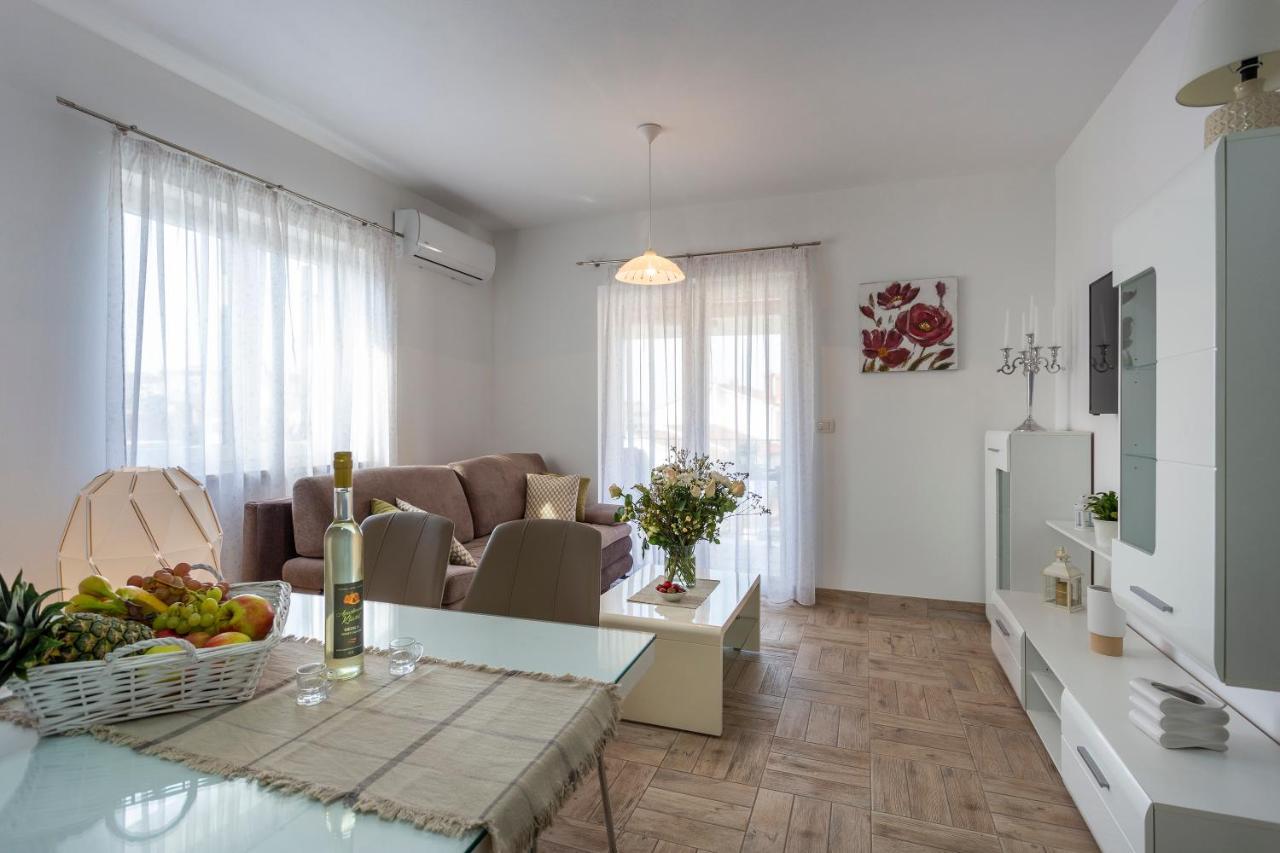Newly Renovated In Funtana