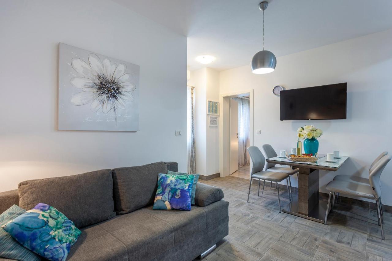 Newly Renovated In Apartment Funtana