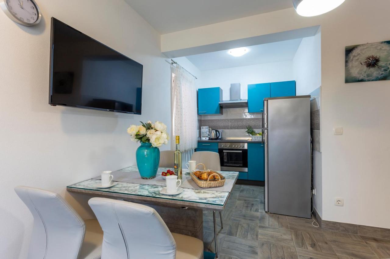 Newly Renovated In Apartment