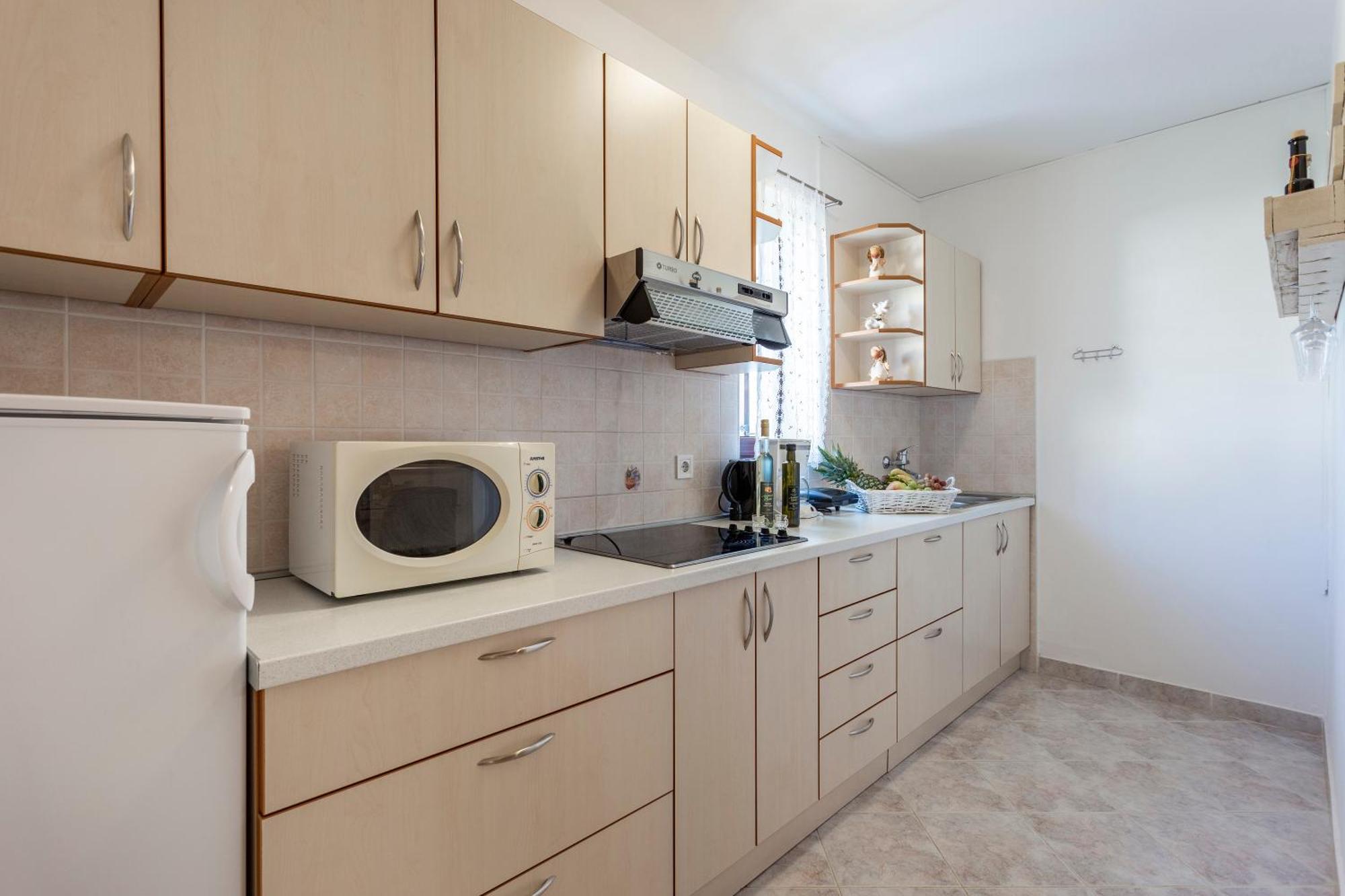 Newly Renovated In Funtana